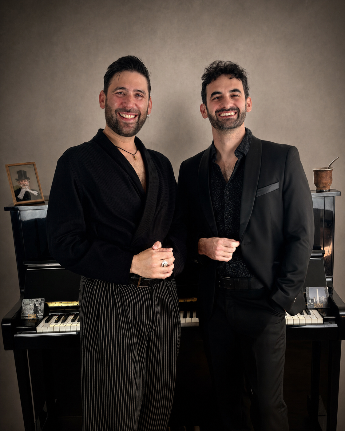 Rolando Guy and Gastón Efficace standing together in front of a piano